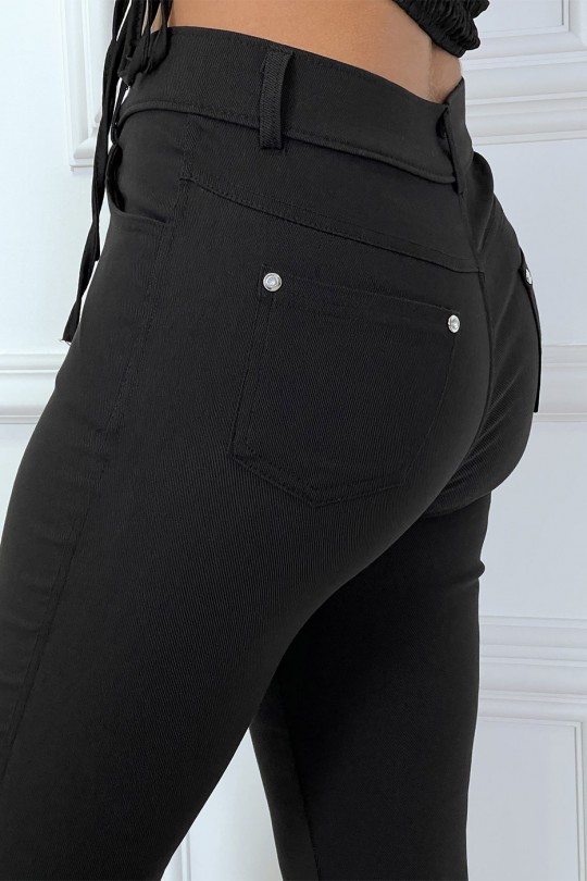 Pantalon slim noir avec poches et boutons avec faux diamant - 10