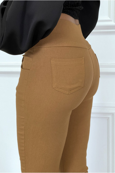 Pantalon slim camel taille haute avec boutons et poches - 6