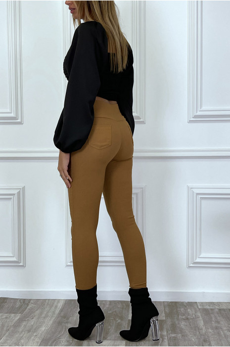 Pantalon slim camel taille haute avec boutons et poches - 8
