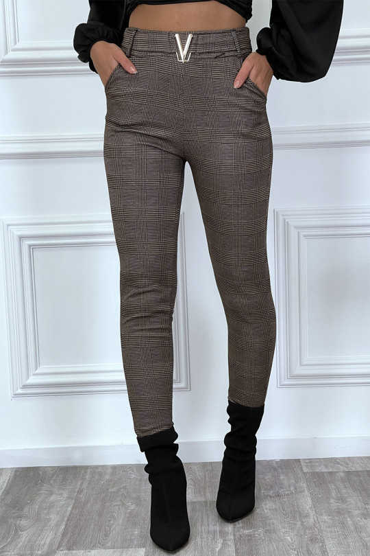 Pantalon Slim taupe à carreaux avec accessoire V à la ceinture - 2