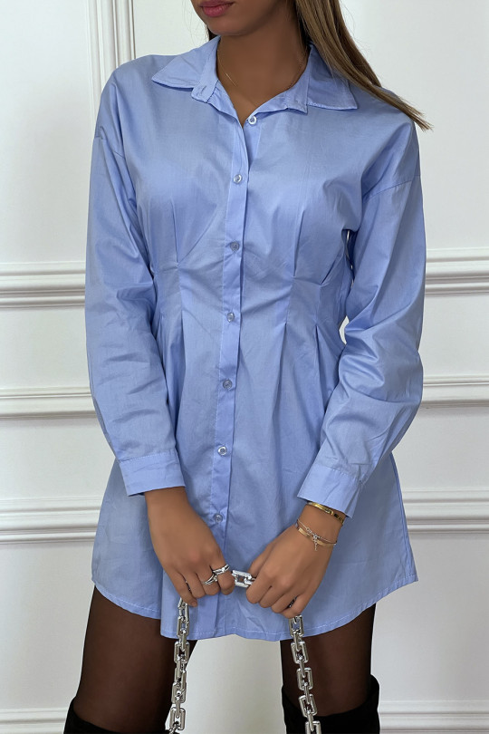 Robe chemise bleue en coton cintré avec plis à la taille - 1