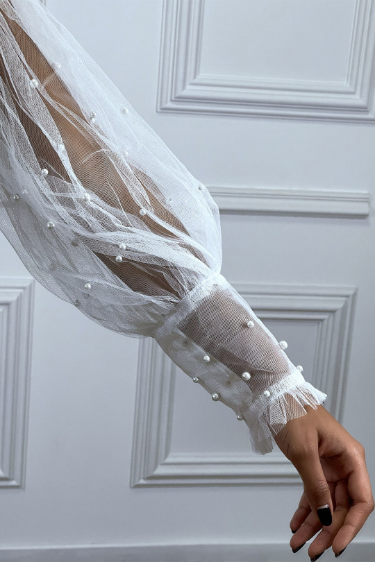 Blouse blanche en tulle transparent perlé à col haut - 4