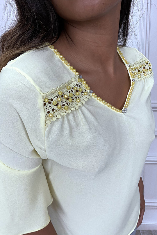Yellow blouse with pearls at the collar and lace at the shoulders - 2