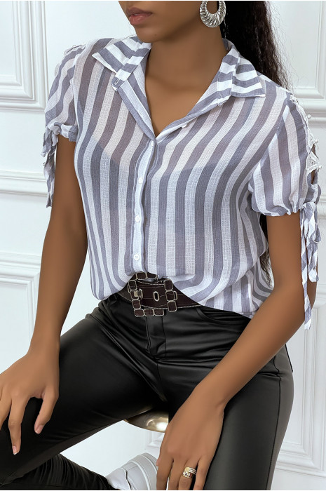 Chemise grise à rayure et dentelle sur les bras - 6