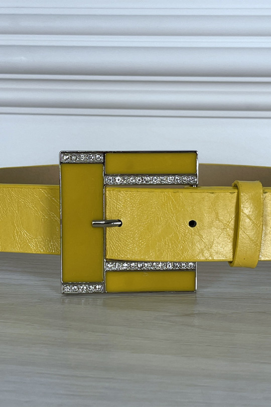 Yellow belt with shiny square buckle - 4