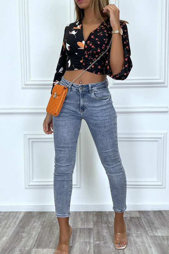 Black crop top with floral pattern and plunging neck - 3