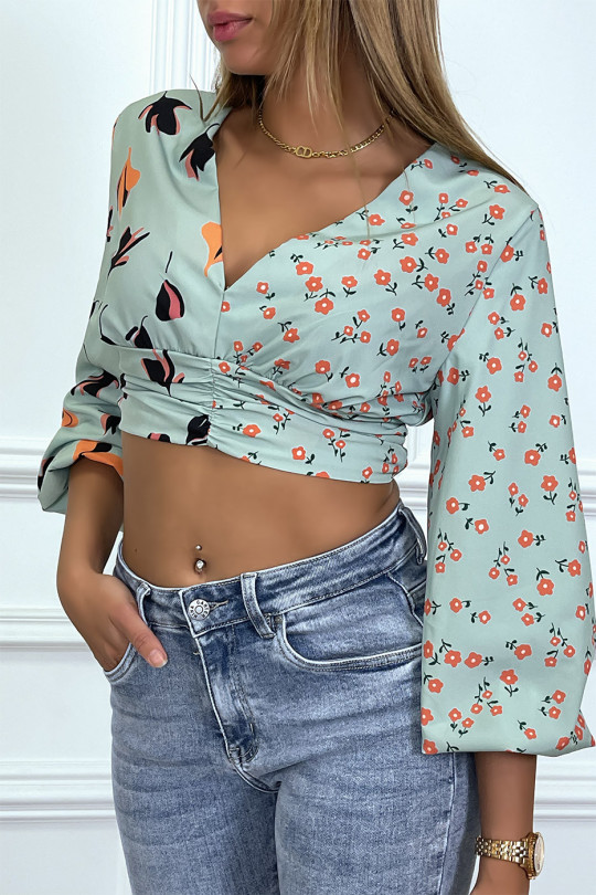 Green crop top with floral pattern and plunging neck - 2