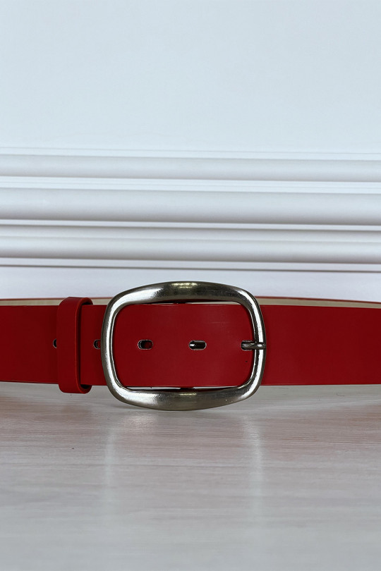 Minimalist red belt with large buckle - 3