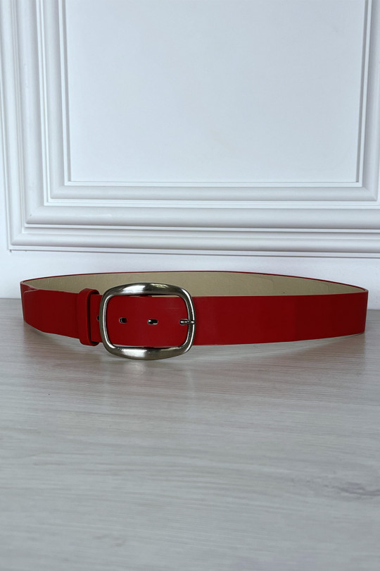 Minimalist red belt with large buckle - 4