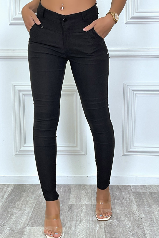 Pantalon slim noir en stretch taille haute à poches - 1