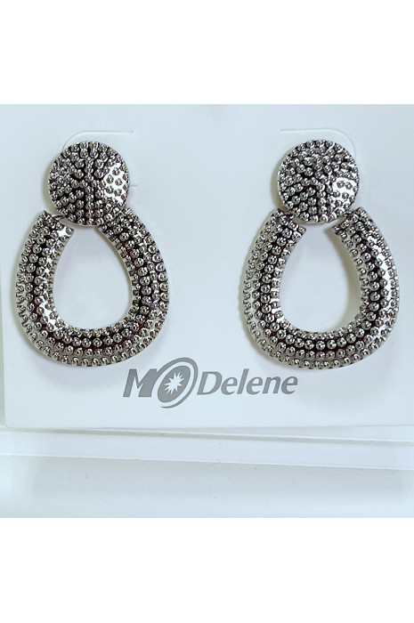 Boucles d'oreilles argentées en forme de goute avec relief - 1