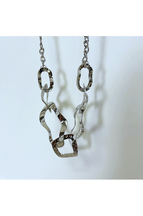 Collier femme géométrique et argenté à relief