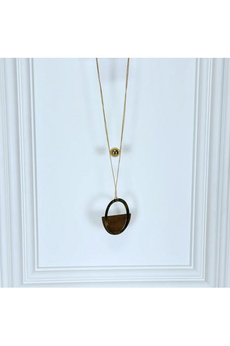 Collier doré long façon sautoir avec perle et bois