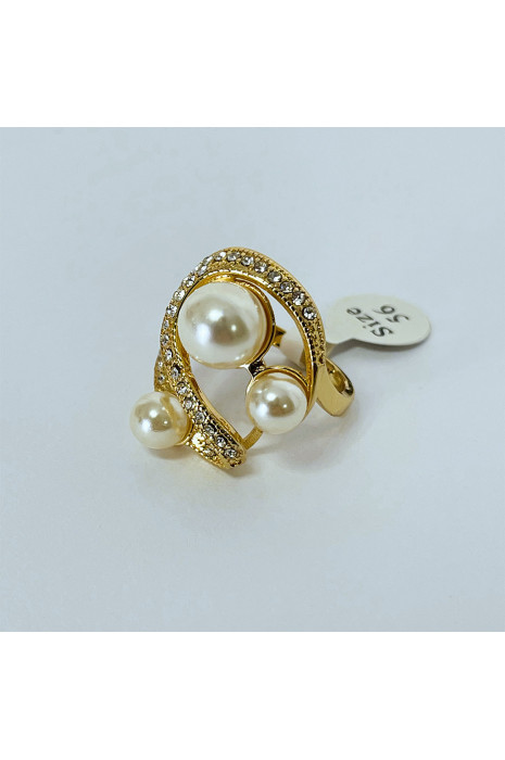 Bague dorée avec perles et strass