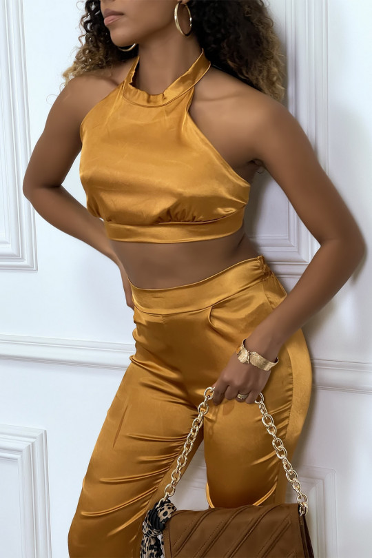 Satin gold set with open back top and fluid pants - 4