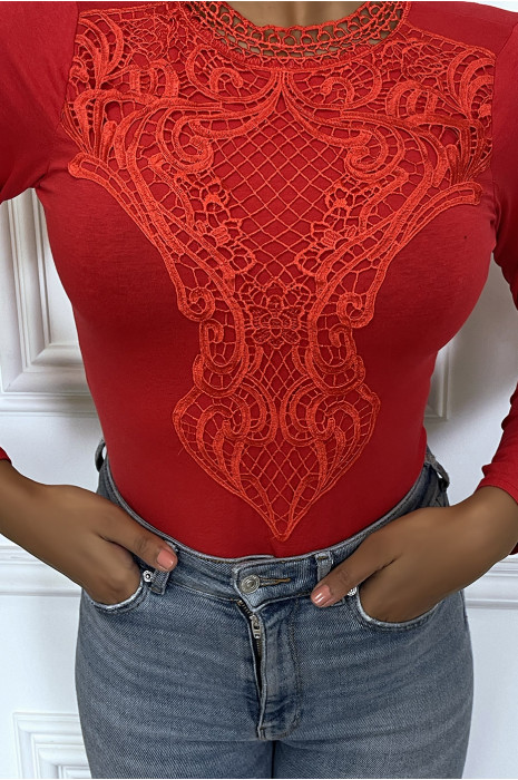 Body rouge avec col doublé en dentelle - 1
