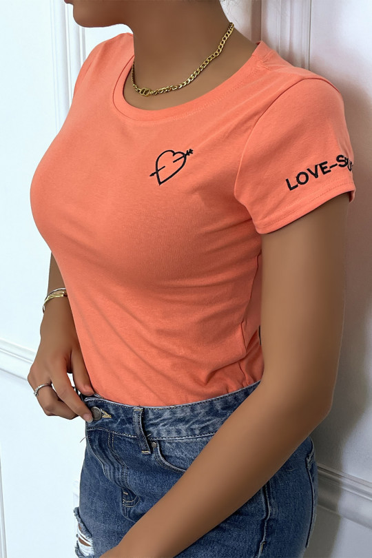 T-shirt corail avec broderie coeur et écriture à la manche - 2