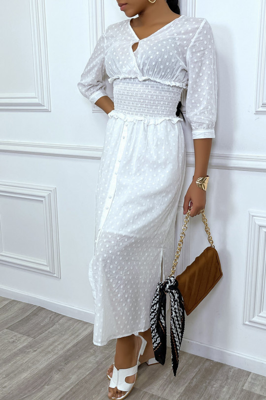 Longue robe blanche cintré à la taille et boutonné à la jupe - 3