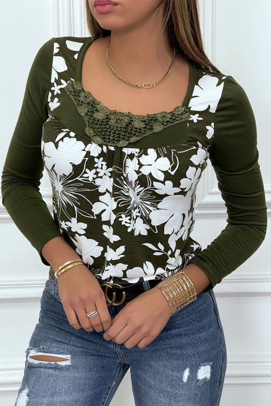 Khaki top with white floral pattern and lace collar - 1