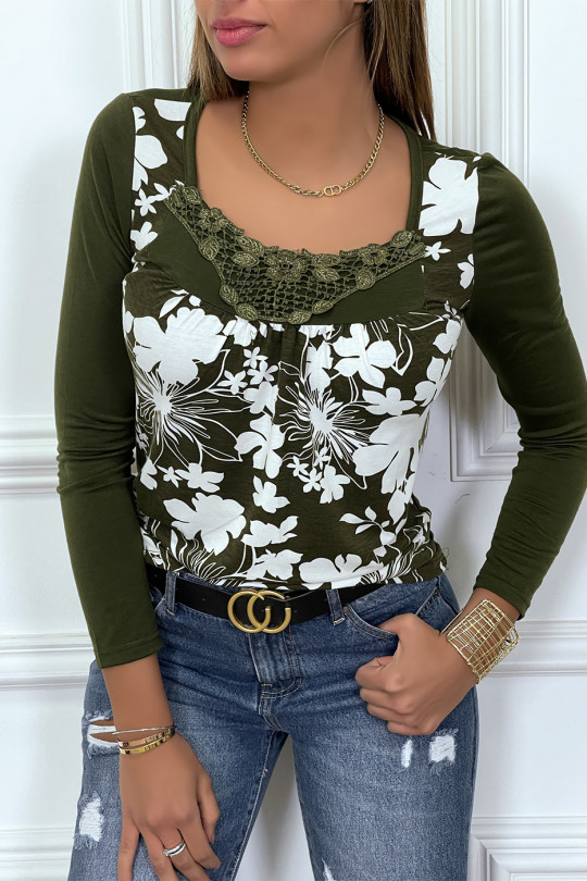 Khaki top with white floral pattern and lace collar - 2