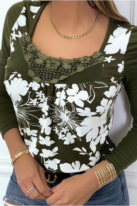 Khaki top with white floral pattern and lace collar - 3