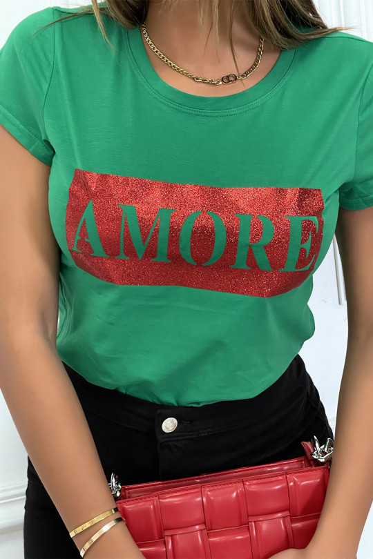 Groen t-shirt met op de voorkant het woord AMORE - 3
