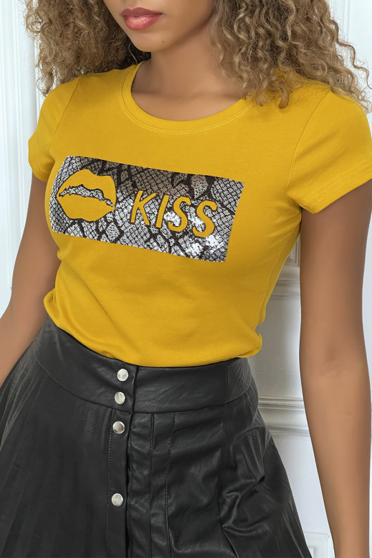 Tee-shirt moutarde avec écriture et imprimé python - 2