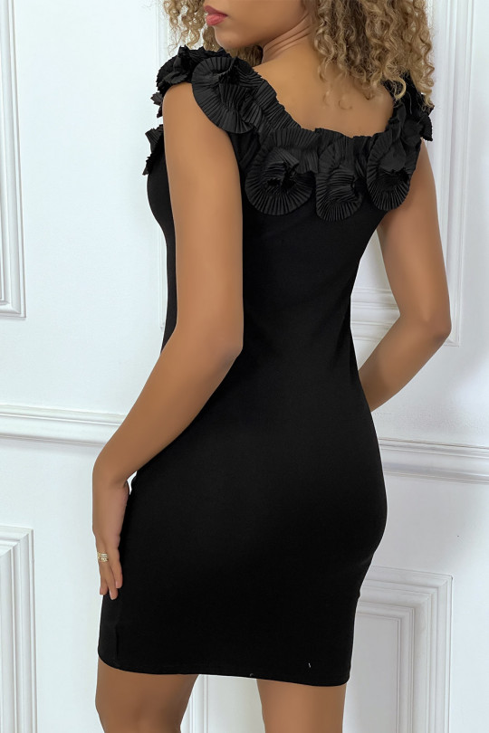 Black bodycon dress with frilly collar - 3