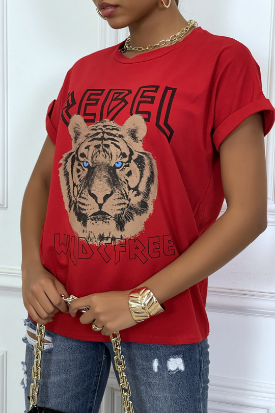 Tee-shirt rouge ample avec écriture REBEL et tête de lion - 2