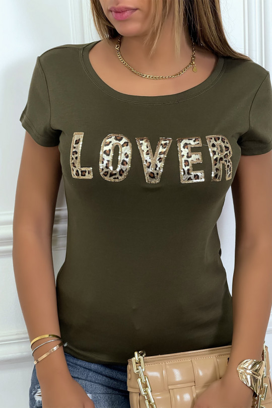 T-shirt kaki avec écriture LOVER en sequin et motif leopard - 1