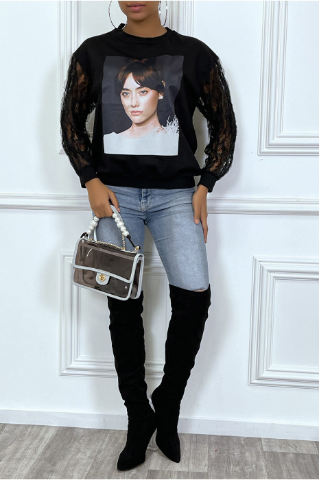 Pull noir avec impression dessins et manches dentelle - 5