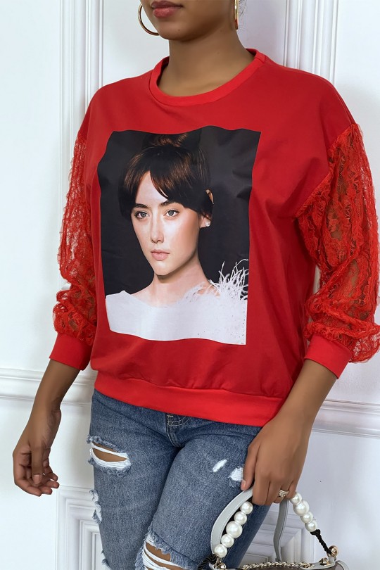 Red sweatshirt with lace sleeves and image - 2