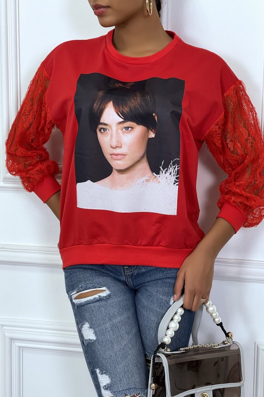 Red sweatshirt with lace sleeves and image - 3