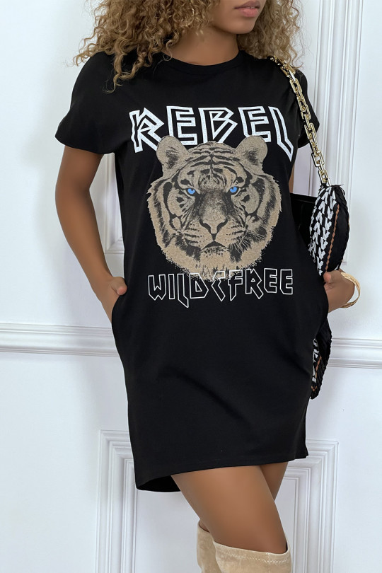 Robe t-shirt noir avec poches et écriture REBEL avec dessin de lion - 2