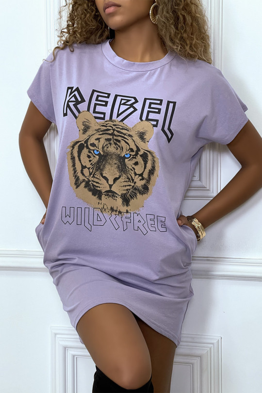 Lila t-shirt dress with pockets and REBEL writing with lion design - 4