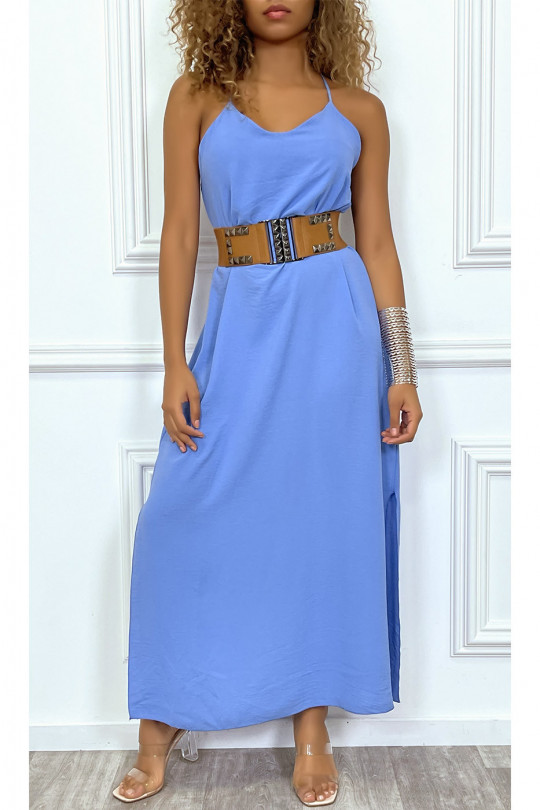 Longue robe bleu à fines bretelles et fentes sur les cotés - 1