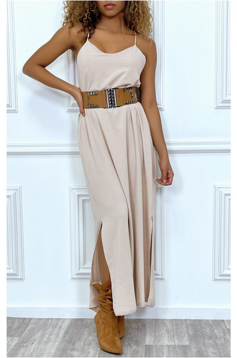 Longue robe beige à fines bretelles et fentes sur les cotés - 2