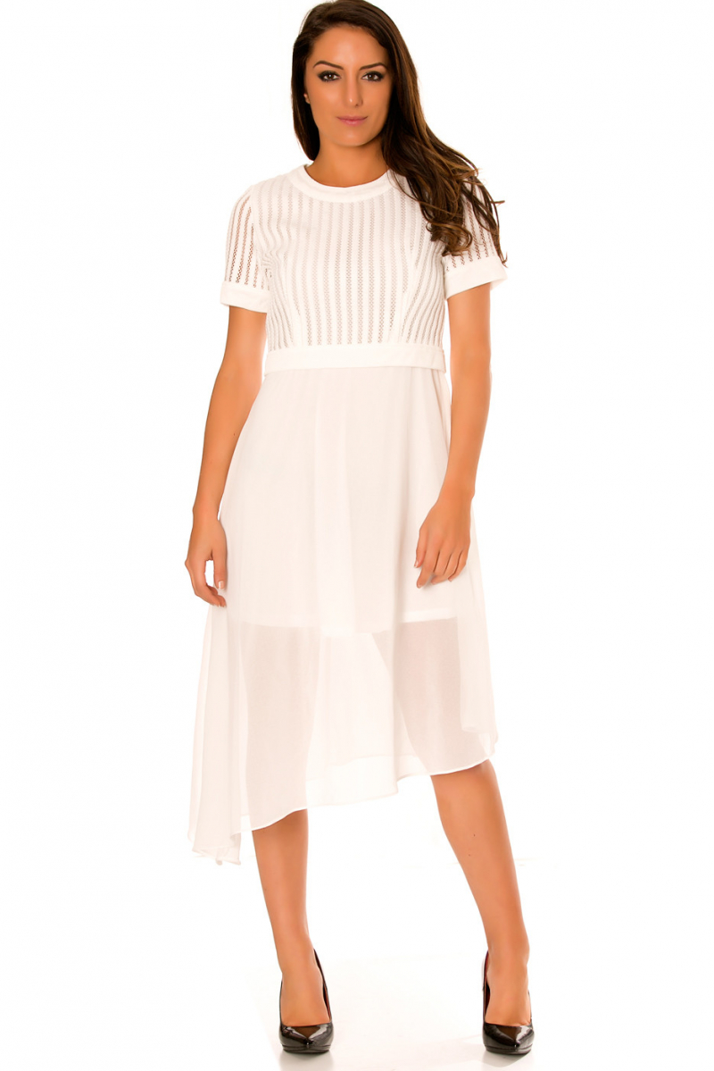 Asymmetrische witte jurk en bi-materiaal. Top met gat en doorschijnende rok. F6281 - 4