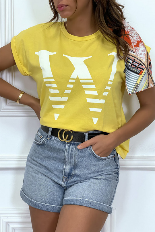 Hyper trendy yellow loose T-shirt with rolled up sleeves and W motif - 1
