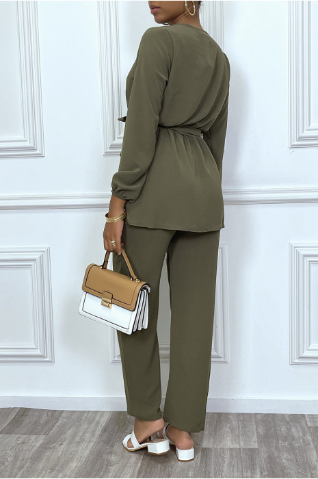 Ensemble cache coeur fluide et pantalon kaki élégant - 5