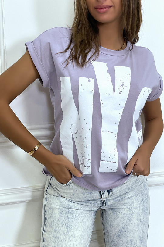T-shirt lilas à manches retroussées et tag "NYC" - 1