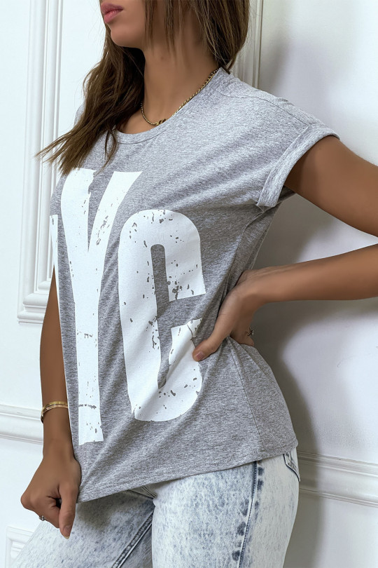 Gray t-shirt with rolled up sleeves and "NYC" tag - 6