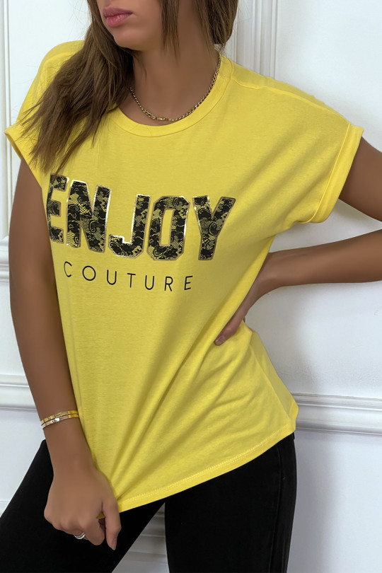 ENJOY geel T-shirt met omslagmouwen en losse snit. Modieus dames t-shirt - 2