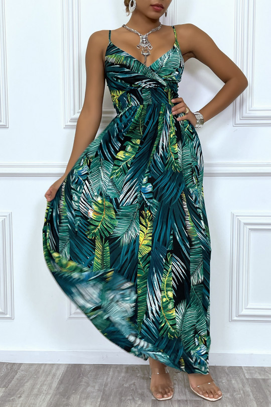 Robe longue à motif palmier verte. Magnifique robe d'été cintrée avec décolleté croisé - 4