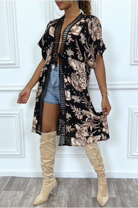Halflange zwarte kimono met bloemenpatroon in oudroze - 1