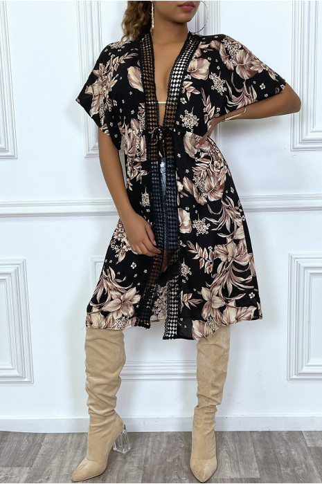 Halflange zwarte kimono met bloemenpatroon in oudroze - 2