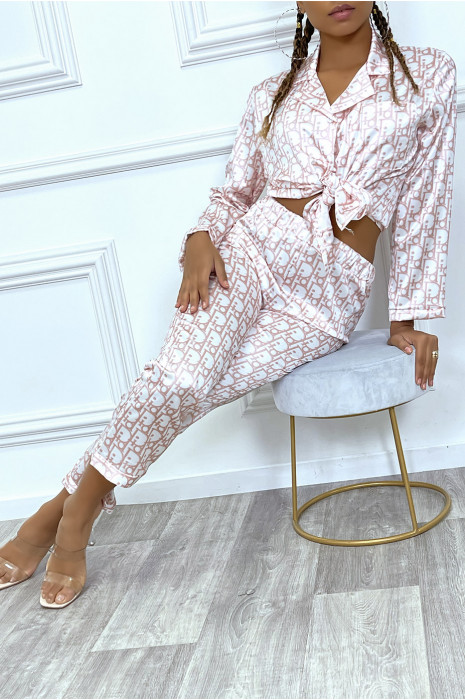 Ensemble pantalon cosy satinée rose à motif inspiration marque de luxe - 2