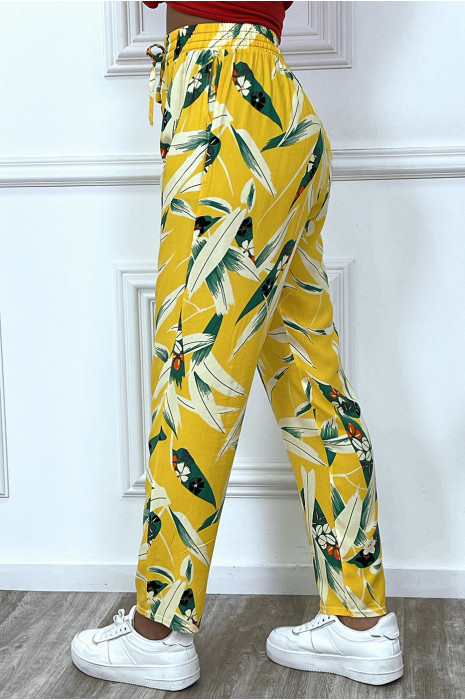 Pantalon fluide jaune avec poches et motif feuille très tendance - 5