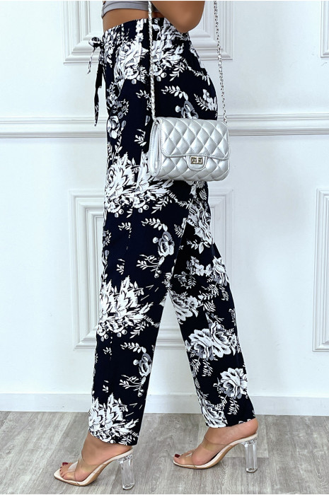 Pantalon fluide marine avec poches et joli motif fleuris très tendance - 7