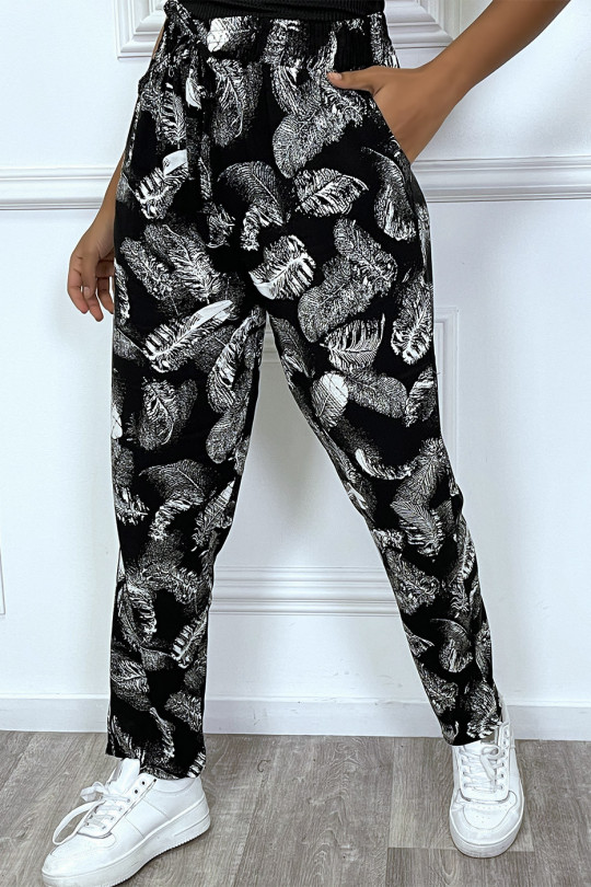 Black flowing pants with pockets and very trendy leaf pattern - 2
